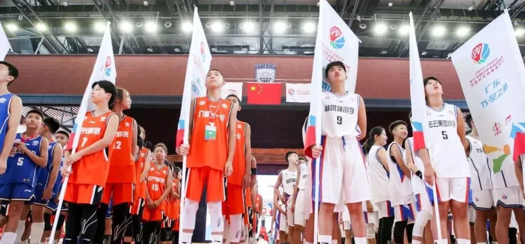 老年篮球爱好者如何练习控卫技巧_1